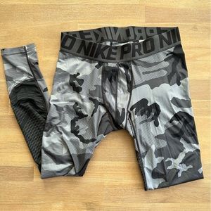 Men’s Nike Pro Training Tights, Size Large
